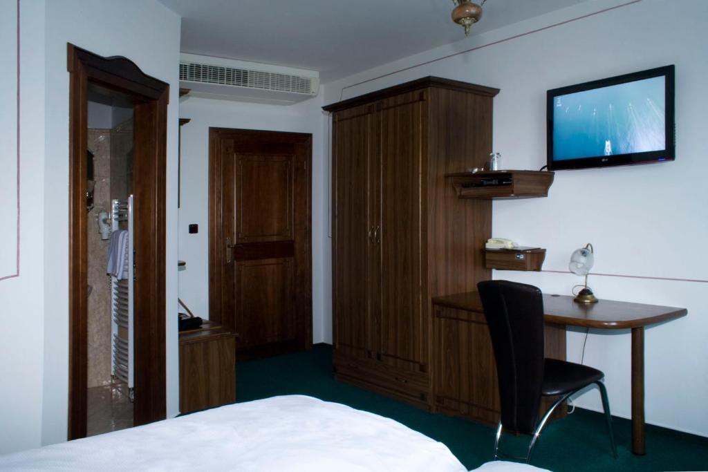 Hotel Zamecek Pod Hradem Stary Jicin 111 객실 사진